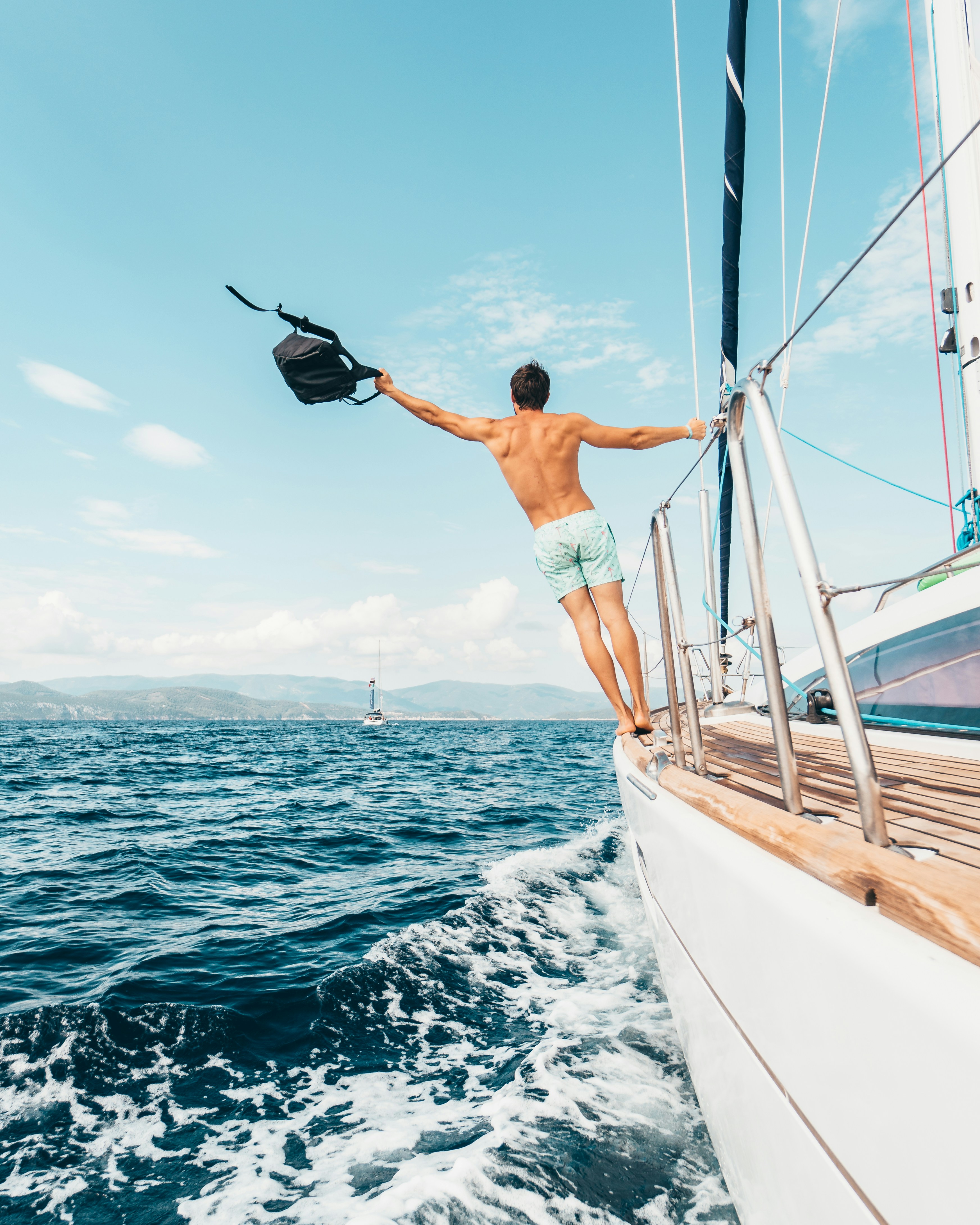 Unsplash - Oliver Sjostrom